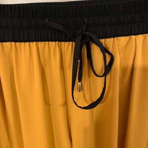 Pants - Picture 3 of 5